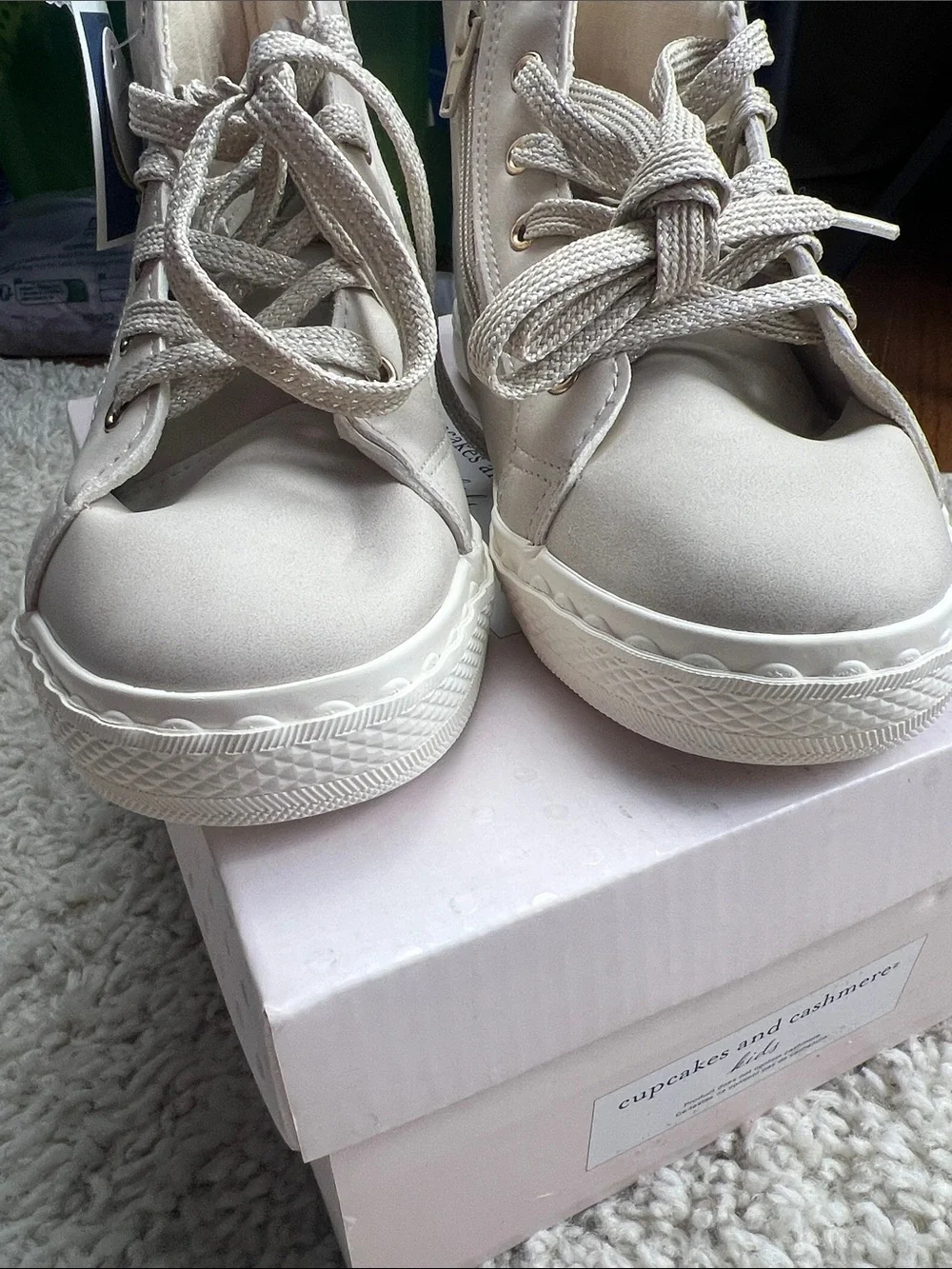 CUPCAKES AND CASHMERE KIDS HIGH TOP SNEAKERS SIZE 3 NWT